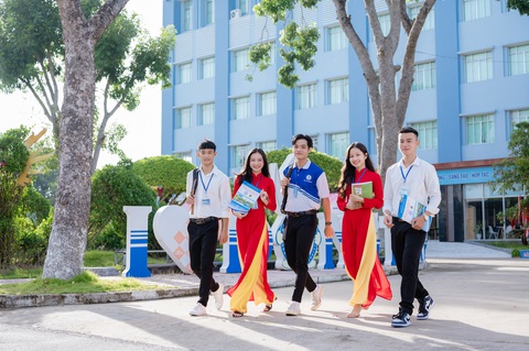 Trường đại học Đồng Tháp: Chú trọng chất lượng đào tạo đáp ứng nhu cầu xã hội - Ảnh 4. Tác phong sinh viên Trường Đại học Đồng Tháp tự tin, năng động - Ảnh: Trường cung cấp
