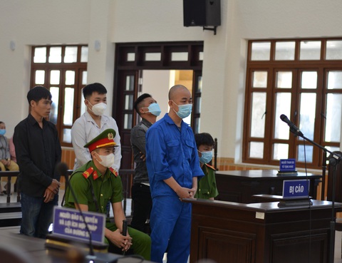 Vợ người chết không đồng ý mức án đề nghị cho bị cáo tông chết người - Ảnh 1. Vợ người chết không đồng ý mức án đề nghị cho bị cáo tông chết người - Ảnh 1.