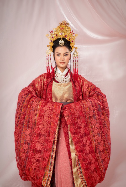 Bầu 9 tháng, Mâu Thủy vẫn hóa thân Nguyên phi Ỷ Lan - Ảnh 4. Bầu 9 tháng, Mâu Thủy vẫn hóa thân Nguyên phi Ỷ Lan - Ảnh 4.