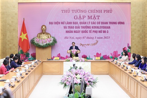19 cán bộ nữ tham gia Ban Chấp hành Trung ương, trao quyền lớn hơn cho phụ nữ - Ảnh 1. 19 cán bộ nữ tham gia Ban Chấp hành Trung ương, trao quyền lớn hơn cho phụ nữ - Ảnh 1.