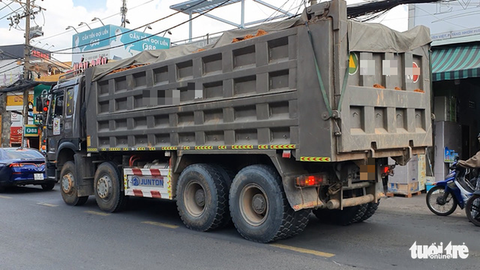 TP.HCM đề xuất thí điểm phạt nguội xe quá tải trọng - Ảnh 1. TP.HCM đề xuất thí điểm phạt nguội xe quá tải trọng - Ảnh 1.