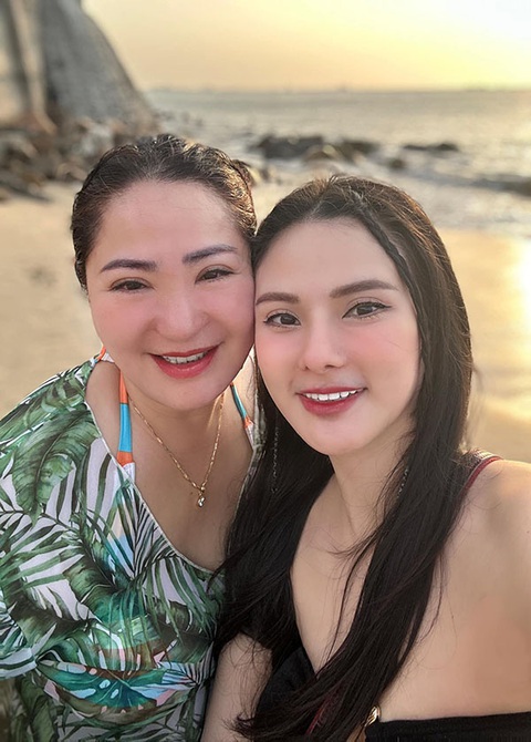 Ảnh vui sao Việt 7-3: Á hậu Phương Nhi lí lắc bên hoa - Ảnh 5. Ảnh vui sao Việt 7-3: Á hậu Phương Nhi lí lắc bên hoa - Ảnh 5.