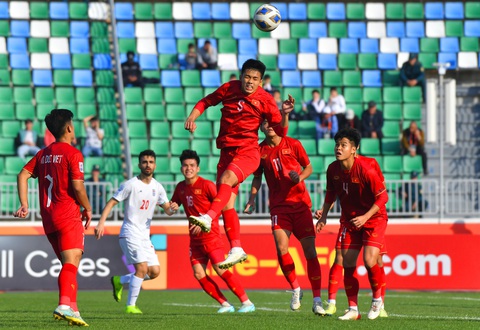 HLV Hoàng Anh Tuấn: Tôi thay mặt U20 Việt Nam xin lỗi đã không hoàn thành nhiệm vụ. Chúc mừng Iran - Ảnh 3. HLV Hoàng Anh Tuấn: Tôi thay mặt U20 Việt Nam xin lỗi đã không hoàn thành nhiệm vụ. Chúc mừng Iran - Ảnh 3.