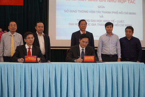 Sở GTVT TP.HCM và ĐH Kinh tế - Luật hợp tác nghiên cứu chính sách hạ tầng giao thông - Ảnh 1. Sở GTVT TP.HCM và ĐH Kinh tế - Luật hợp tác nghiên cứu chính sách hạ tầng giao thông - Ảnh 1.