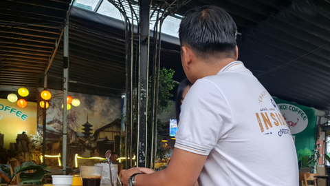 Người trẻ tìm gì trên mạng? Lên mạng... thuê người yêu - Ảnh 1. Phóng viên gặp mặt X. thông qua các hội, nhóm thuê người yêu - Ảnh: C.T.
