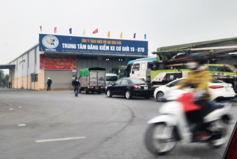 Tài xế nhiều tỉnh thành về Hải Phòng ‘xếp lốt’ đợi đăng kiểm - Ảnh 3. Tài xế nhiều tỉnh thành về Hải Phòng ‘xếp lốt’ đợi đăng kiểm - Ảnh 3.
