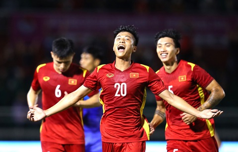 HLV Philippe Troussier ‘đóng cửa’ cho đội tuyển quốc gia tập gần nửa đêm - Ảnh 1. HLV Philippe Troussier ‘đóng cửa’ cho đội tuyển quốc gia tập gần nửa đêm - Ảnh 1.