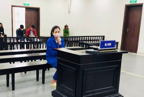 Vợ chồng ca sĩ nổi tiếng bị đại tá công an dỏm lừa tiền tỉ - Ảnh 1. Vợ chồng ca sĩ nổi tiếng bị đại tá công an dỏm lừa tiền tỉ - Ảnh 1.