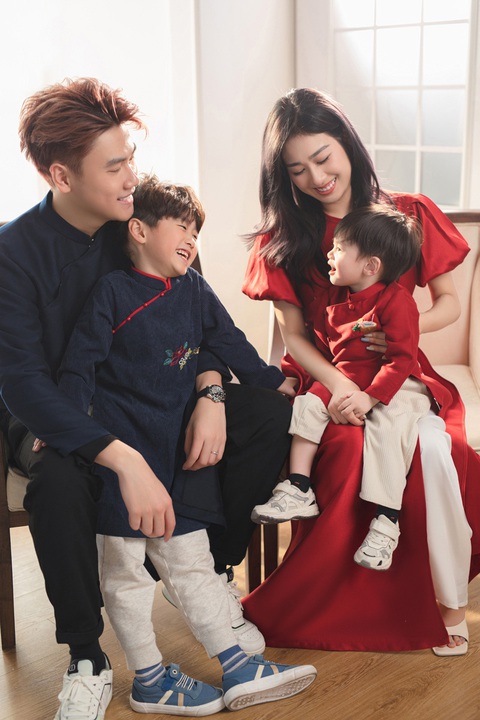 Huyền Lizzie, Đình Tú, MC Mai Ngọc lần đầu khoe mẹ, tiết lộ quá khứ đầy xúc động - Ảnh 5. Huyền Lizzie, Đình Tú, MC Mai Ngọc lần đầu khoe mẹ, tiết lộ quá khứ đầy xúc động - Ảnh 5.