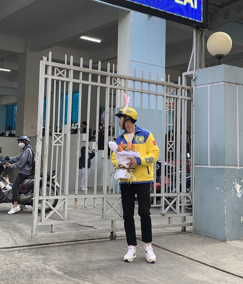 Ảnh vui 9-3: Cô ơi, thịt xiên bao tiền thế? - Ảnh 2. Ảnh vui 9-3: Cô ơi, thịt xiên bao tiền thế? - Ảnh 2.