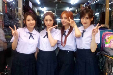 Thái Lan nhắc du khách: Đừng mặc đồng phục học sinh chụp ảnh thiếu thận trọng - Ảnh 3. Thái Lan nhắc du khách: Đừng mặc đồng phục học sinh chụp ảnh thiếu thận trọng - Ảnh 3.