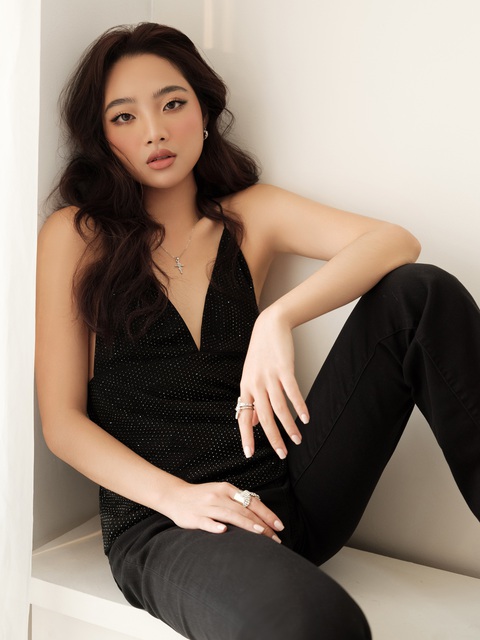 Quinn Trúc Trần ‘Chàng vợ của em’ trở lại showbiz với thần thái khác lạ - Ảnh 1. Quinn Trúc Trần ‘Chàng vợ của em’ trở lại showbiz với thần thái khác lạ - Ảnh 1.