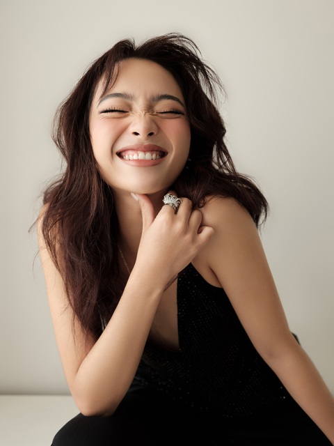 Quinn Trúc Trần ‘Chàng vợ của em’ trở lại showbiz với thần thái khác lạ - Ảnh 4. Quinn Trúc Trần ‘Chàng vợ của em’ trở lại showbiz với thần thái khác lạ - Ảnh 4.