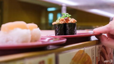 Nhật bắt 3 thanh thiếu niên khủng bố sushi gây kinh hoàng cho thực khách - Ảnh 1. Nhật bắt 3 thanh thiếu niên khủng bố sushi gây kinh hoàng cho thực khách - Ảnh 1.
