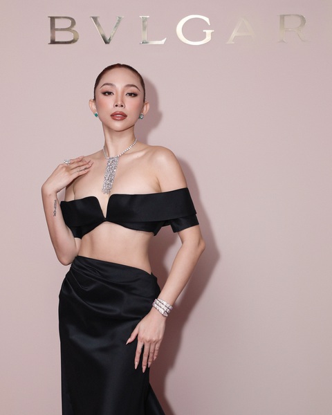 Tóc Tiên diện bộ trang sức gần 35 tỉ đồng có gì đặc biệt? - Ảnh 3. Tóc Tiên quyến rũ, gợi cảm trong bộ ảnh mới