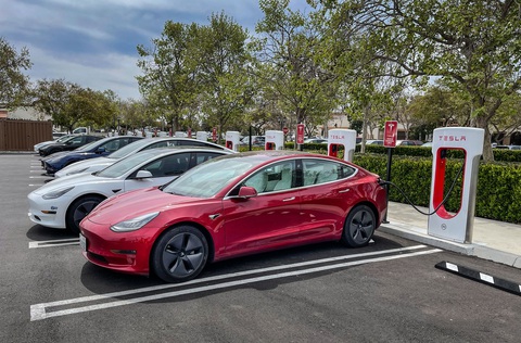 Tesla mở trạm sạc, chủ xe điện khác vẫn chưa thể vui, lý do cực bất ngờ - Ảnh 1. Tesla mở trạm sạc, chủ xe điện khác vẫn chưa thể vui, lý do cực bất ngờ - Ảnh 1.