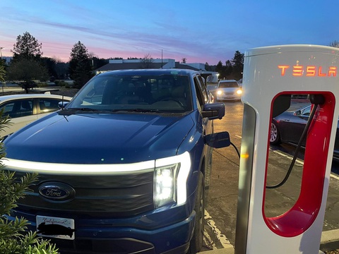 Tesla mở trạm sạc, chủ xe điện khác vẫn chưa thể vui, lý do cực bất ngờ - Ảnh 7. Tesla mở trạm sạc, chủ xe điện khác vẫn chưa thể vui, lý do cực bất ngờ - Ảnh 7.