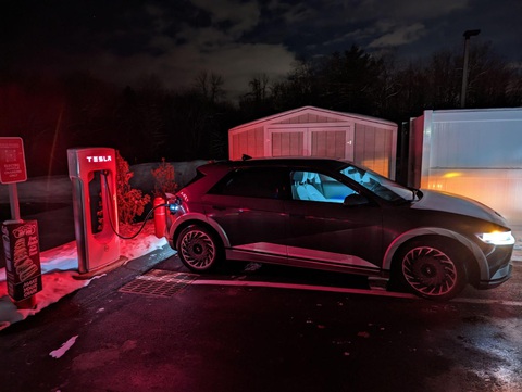 Tesla mở trạm sạc, chủ xe điện khác vẫn chưa thể vui, lý do cực bất ngờ - Ảnh 9. Tesla mở trạm sạc, chủ xe điện khác vẫn chưa thể vui, lý do cực bất ngờ - Ảnh 9.