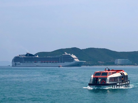 Du khách châu Âu đến Nha Trang học nấu ăn, đi xe đạp, xích lô dạo phố - Ảnh 1. Du khách châu Âu đến Nha Trang học nấu ăn, đi xe đạp, xích lô dạo phố - Ảnh 1.