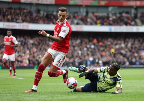 Arsenal tái lập khoảng cách 8 điểm với Man City - Ảnh 3. Arsenal tái lập khoảng cách 8 điểm với Man City - Ảnh 3.