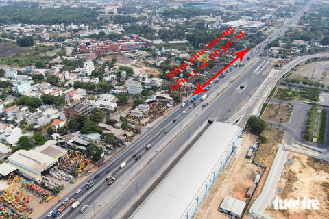 Cận cảnh hạ tầng giao thông chậm kết nối, bến xe Miền Đông mới ế ẩm - Ảnh 4. Cận cảnh hạ tầng giao thông chậm kết nối, bến xe Miền Đông mới ế ẩm - Ảnh 4.