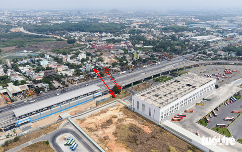 Cận cảnh hạ tầng giao thông chậm kết nối, bến xe Miền Đông mới ế ẩm - Ảnh 6. Cận cảnh hạ tầng giao thông chậm kết nối, bến xe Miền Đông mới ế ẩm - Ảnh 6.