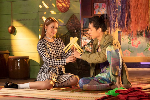 10 năm đầy nước mắt và hoa hồng của Hoàng Thùy Linh - Ảnh 6. 10 năm đầy nước mắt và hoa hồng của Hoàng Thùy Linh - Ảnh 6.