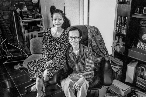 Trịnh Công Sơn và Hồng Nhung qua ống kính Dương Minh Long - Ảnh 1. Trịnh Công Sơn và Hồng Nhung qua ống kính Dương Minh Long - Ảnh 1.