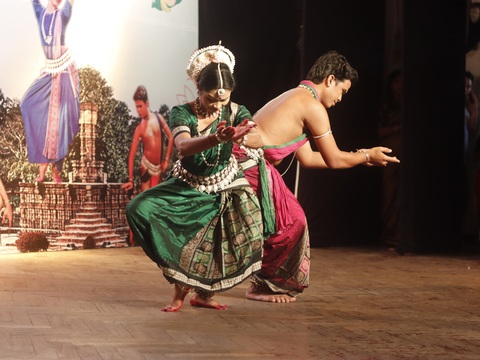 Vũ điệu Odissi kết nối văn hóa Ấn Độ và Việt Nam - Ảnh 1. Vũ điệu Odissi kết nối văn hóa Ấn Độ và Việt Nam - Ảnh 1.