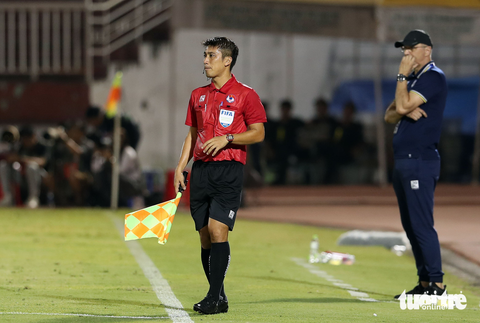 Trọng tài Trương Hồng Vũ không được làm nhiệm vụ ở vòng 6 V-League - Ảnh 2. Trọng tài Trương Hồng Vũ không được làm nhiệm vụ ở vòng 6 V-League - Ảnh 2.