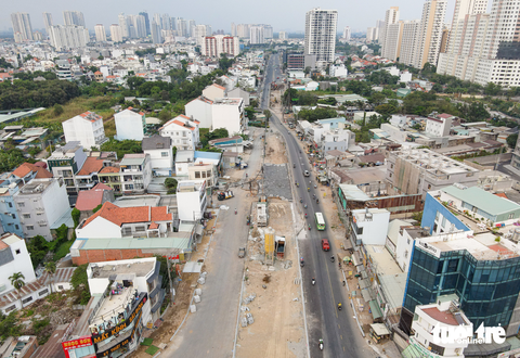 Đường Lương Định Của dài 2,5km làm 8 năm, bây giờ ra sao? - Ảnh 1. Đường Lương Định Của dài 2,5km làm 8 năm, bây giờ ra sao? - Ảnh 1.