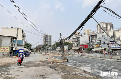 Đường Lương Định Của dài 2,5km làm 8 năm, bây giờ ra sao? - Ảnh 4. Đường Lương Định Của dài 2,5km làm 8 năm, bây giờ ra sao? - Ảnh 4.
