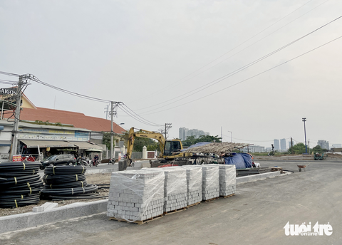 Đường Lương Định Của dài 2,5km làm 8 năm, bây giờ ra sao? - Ảnh 6. Đường Lương Định Của dài 2,5km làm 8 năm, bây giờ ra sao? - Ảnh 6.