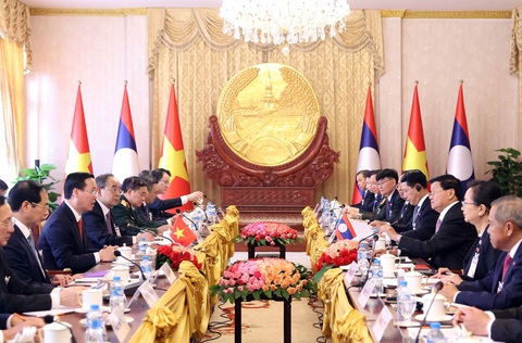 Lễ đón trọng thể Chủ tịch nước Võ Văn Thưởng tại Lào - Ảnh 8. Lễ đón trọng thể Chủ tịch nước Võ Văn Thưởng tại Lào - Ảnh 8.
