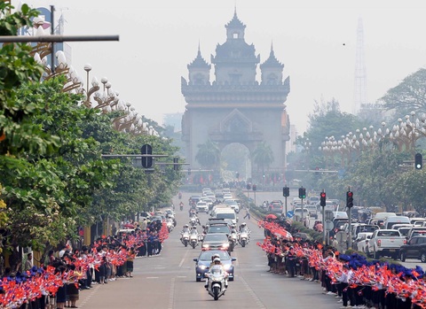 Lễ đón trọng thể Chủ tịch nước Võ Văn Thưởng tại Lào - Ảnh 2. Lễ đón trọng thể Chủ tịch nước Võ Văn Thưởng tại Lào - Ảnh 2.