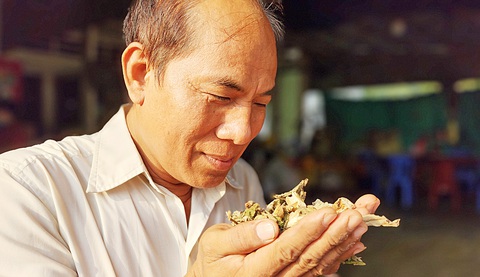 Thầy Tê không bao giờ nhận tiền khám chữa bệnh của ai Thầy giáo Tê không bao giờ nhận tiền khám chữa bệnh của ai