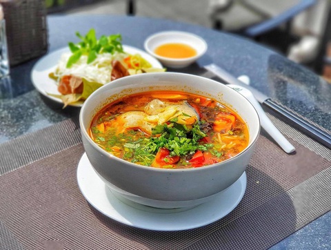 Tinh hoa ẩm thực ba miền tại Lễ hội ẩm thực món ngon Saigontourist Group - Ảnh 2. Món ngon miền Trung