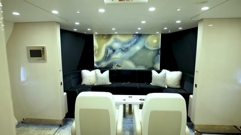 Vé máy bay đắt nhất: Biệt thự bay của tỉ phú, bồn rửa mạ vàng - Ảnh 8. Vé máy bay đắt nhất: Biệt thự bay của tỉ phú, bồn rửa mạ vàng - Ảnh 8.