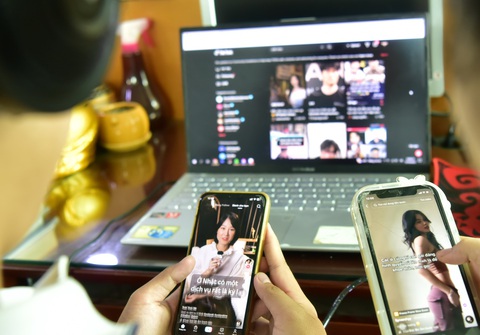 Biết rõ clip ngắn, hại dài, Việt Nam nên cấm TikTok - Ảnh 1. Biết rõ clip ngắn, hại dài, Việt Nam nên cấm TikTok - Ảnh 1.