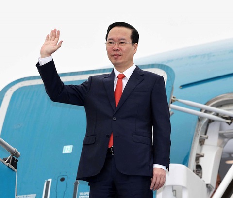 Chủ tịch nước Võ Văn Thưởng lên chuyên cơ rời sân bay Nội Bài cho chuyến thăm chính thức Lào - Ảnh: TTXVN Chủ tịch nước Võ Văn Thưởng lên chuyên cơ rời sân bay Nội Bài cho chuyến thăm chính thức Lào - Ảnh: TTXVN