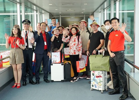 Vietjet lỗ nhưng đóng góp ngân sách 4.350 tỉ đồng năm 2022 - Ảnh 1. Vietjet lỗ nhưng đóng góp ngân sách 4.350 tỉ đồng năm 2022 - Ảnh 1.