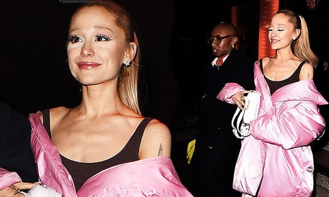 Ariana Grande đăng ảnh ca sĩ ngoại cỡ Lizzo để đáp trả về cơ thể siêu mỏng - Ảnh 1. Ariana Grande đăng ảnh ca sĩ ngoại cỡ Lizzo để đáp trả về cơ thể siêu mỏng - Ảnh 1.