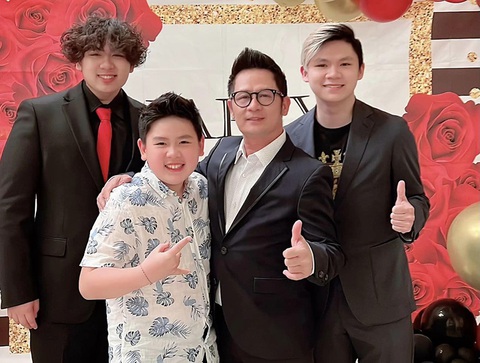 Ảnh vui sao Việt 11-4: Tuấn Hưng bị trêu xinh gái, sexy - Ảnh 2. Ảnh vui sao Việt 11-4: Tuấn Hưng bị trêu xinh gái, sexy - Ảnh 2.