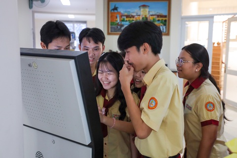 Trường đại học Ngân hàng TP.HCM mở cổng đăng ký xét tuyển sớm - Ảnh 1. Trường đại học Ngân hàng TP.HCM mở cổng đăng ký xét tuyển sớm - Ảnh 1.
