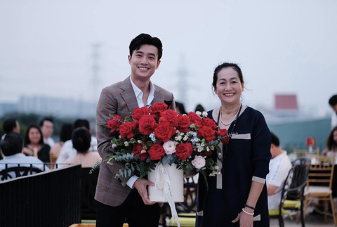 Ảnh vui sao Việt 11-4: Tuấn Hưng bị trêu xinh gái, sexy - Ảnh 10. Ảnh vui sao Việt 11-4: Tuấn Hưng bị trêu xinh gái, sexy - Ảnh 10.