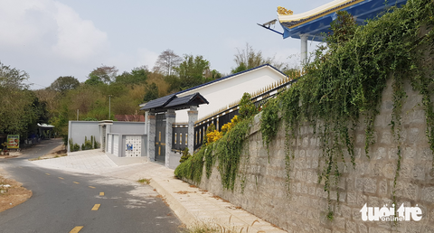 Các biệt thự trái phép ở Núi Sập sẽ tự tháo dỡ trong 30 ngày - Ảnh 1. Các biệt thự trái phép ở Núi Sập sẽ tự tháo dỡ trong 30 ngày - Ảnh 1.