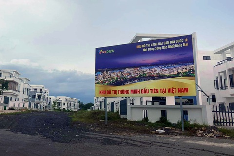 500 căn nhà trái phép ở Đồng Nai: Đề nghị xử lý trách nhiệm 13 tổ chức vi phạm - Ảnh 3. 500 căn nhà trái phép ở Đồng Nai: Đề nghị xử lý trách nhiệm 13 tổ chức vi phạm - Ảnh 3.
