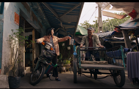 Ninh Dương Lan Ngọc buồn khi Thu Trang chỉ được yêu Tiến Luật trên phim - Ảnh 4. Ninh Dương Lan Ngọc buồn khi Thu Trang chỉ được yêu Tiến Luật trên phim - Ảnh 4.