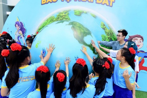 Chuỗi hoạt động nâng cao nhận thức cho học sinh về bảo vệ môi trường tại các trường học cho hơn 65.000 học sinh được Vinamilk tổ chức năm 2022 Chuỗi hoạt động nâng cao nhận thức cho học sinh về bảo vệ môi trường tại các trường học cho hơn 65.000 học sinh được Vinamilk tổ chức năm 2022