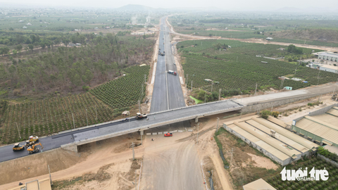 Làm thế nào để cao tốc Phan Thiết - Dầu Giây kịp tiến độ? - Ảnh 8. Làm thế nào để cao tốc Phan Thiết - Dầu Giây kịp tiến độ? - Ảnh 8.
